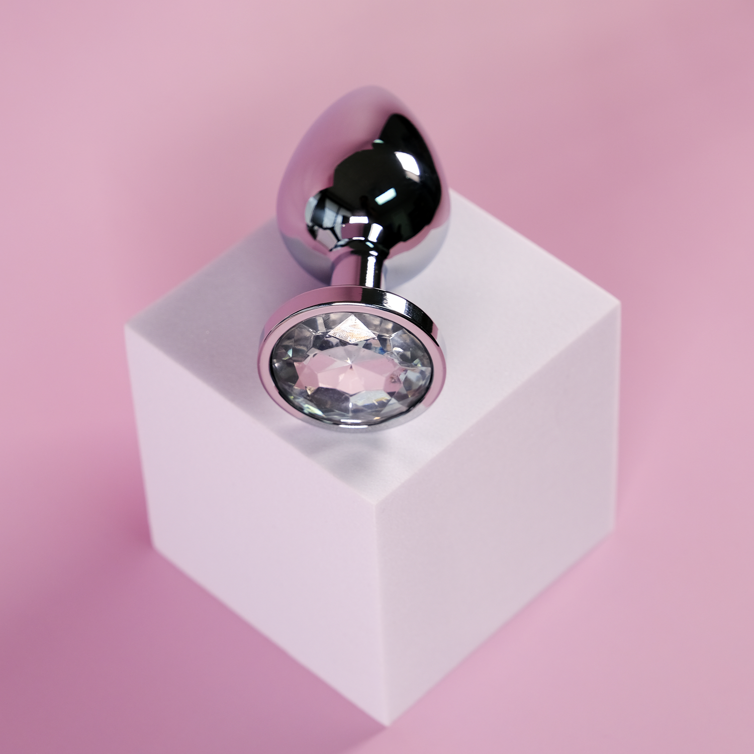 Diamond Round Anal Plug - Large, White Diamond Round Anal Plug - Large, White