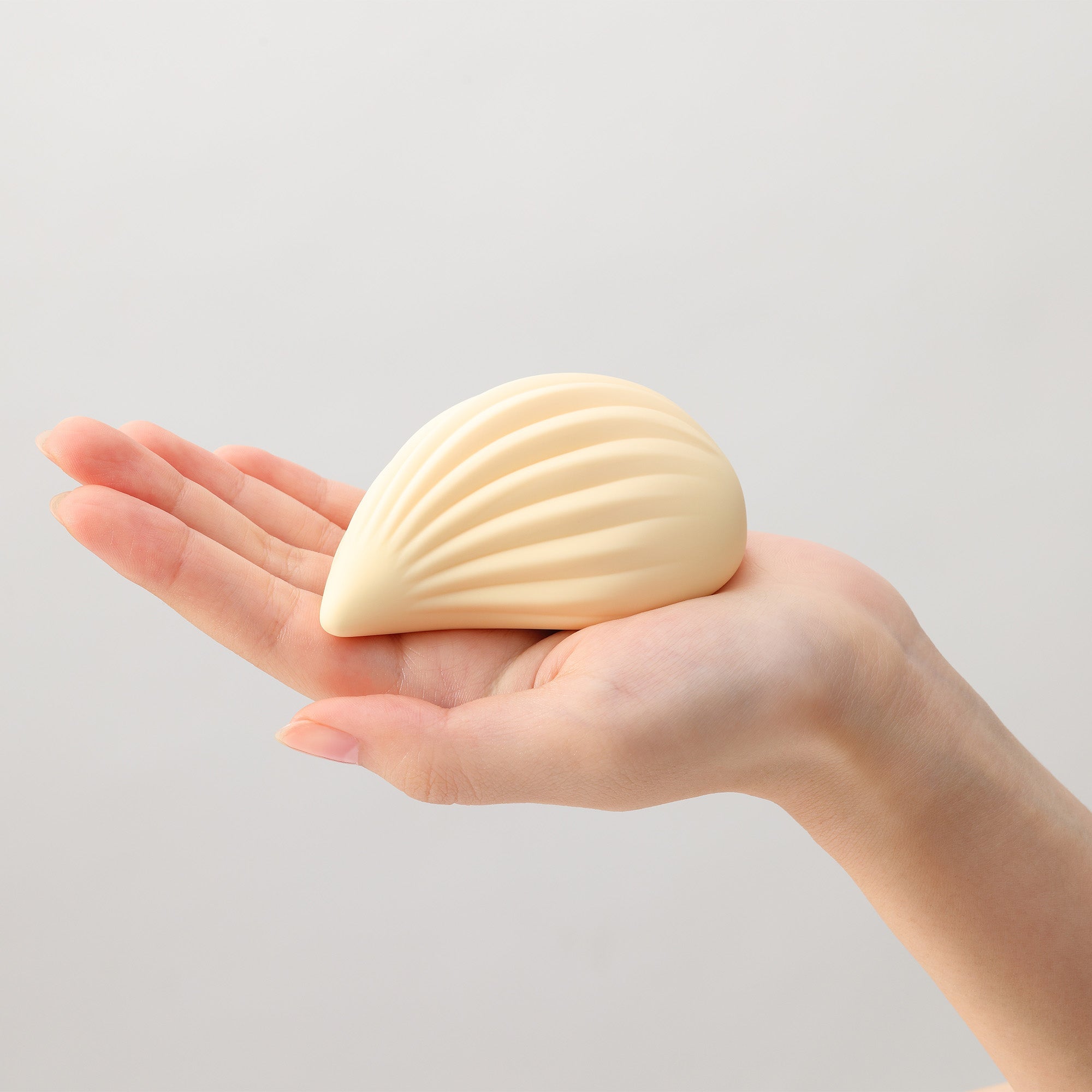 Iroha+ Yoru Masseur en silicone doux au toucher 