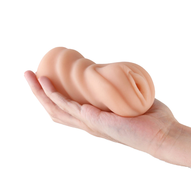 Carrie Stroker, à peine majeure - Tan