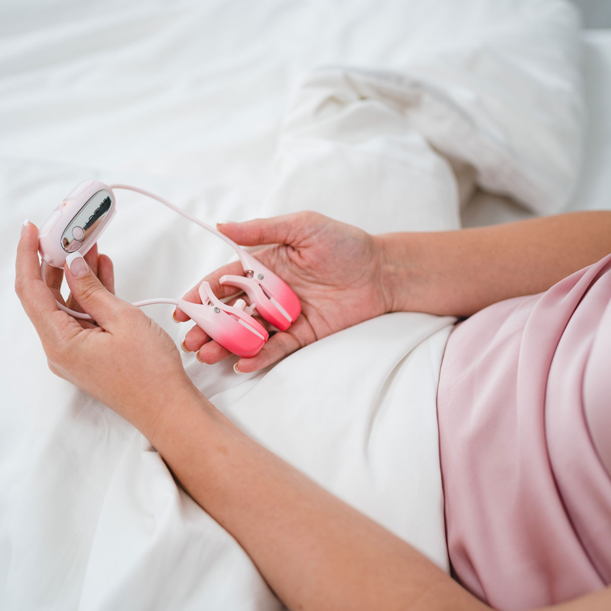 Lovense Gemini Bluetooth Vibrating Nipple Clamps - Thorn & Feather